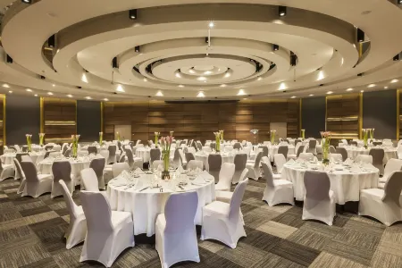 Danubius Hotel Helia Отели рядом с достопримечательностью «Óbuda Synagogue»