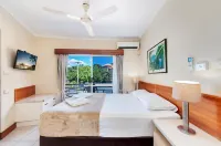 Tropical Queenslander - parking