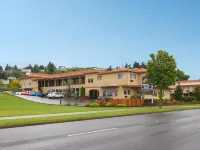 Best Western Holiday Hotel Hotel dekat Liberty Theater