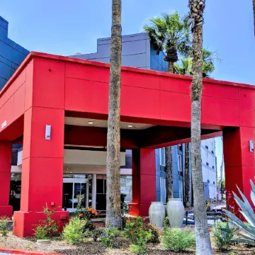 Best Western Plus Commerce Hotel