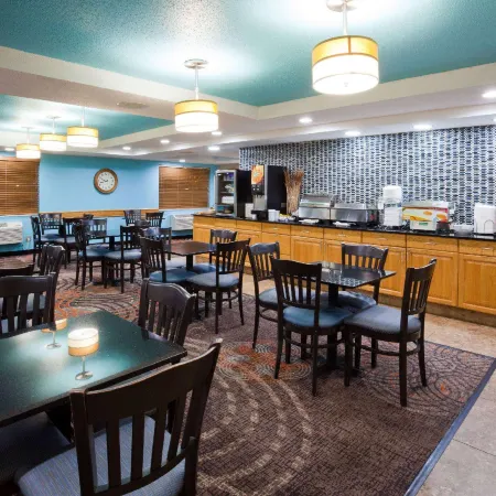 AmericInn by Wyndham Shakopee Near Canterbury Park