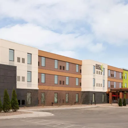 Home2 Suites by Hilton - Milwaukee Airport