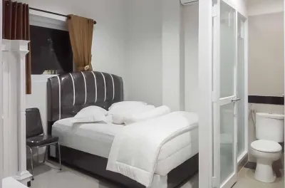 RedDoorz Plus Near Palembang Airport 3 Hotels in Karya Baru