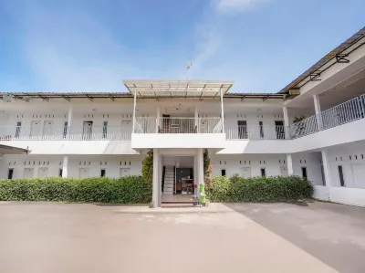 OYO 90086 Pondok Tasyiq Guest House Syariah Hôtels à : Singaparna