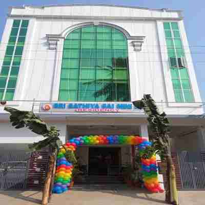 Sri Sathiya Sai Residency Hotel Exterior