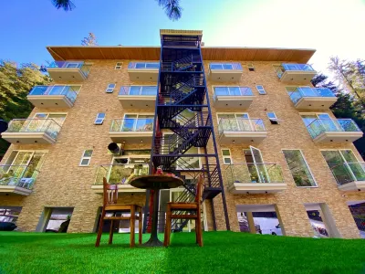 Moksha Riverside 馬尼卡蘭恩住宿飯店