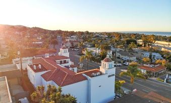 The Surfbreak Hotel