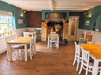 The Red Lion Hotels in Crick