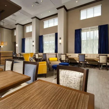 Hampton Inn & Suites by Hilton Falls Church