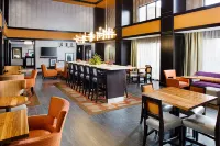 Hampton Inn & Suites Lansing West - Frühstück