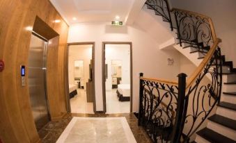 Amora Hotel & Apartment