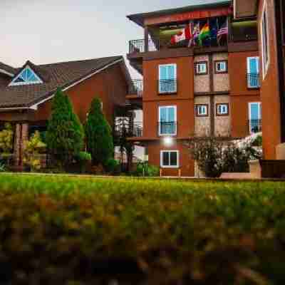 Homey Lodge Hotel Exterior