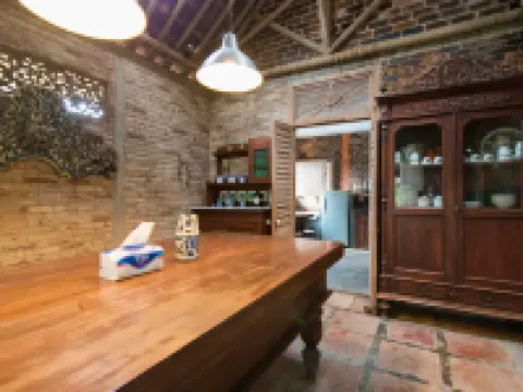 Rumah Jawa Antik Hotels in Cijeruk