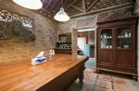 Rumah Jawa Antik Hotels in Cijeruk