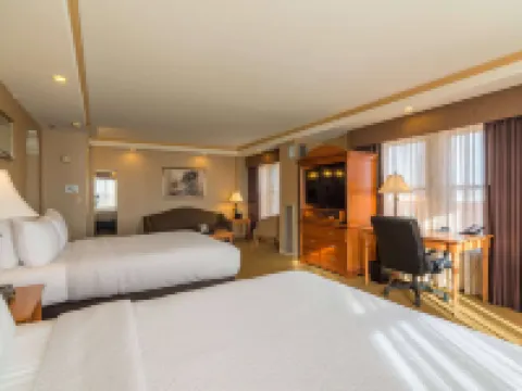 โรงแรมแอมบาสซาเดอร์ มิลวอกี - เทรดมาร์คคอลเลกชัน บาย วินด์แฮม โรงแรมในมิลวอกี