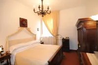 Palazzo Tarlati - Hotel de Charme - Residenza d'Epoca