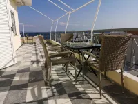 Nautilus Apartments Airport by Airstay