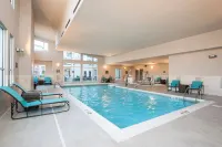 Residence Inn Bloomington - Swimmingpools