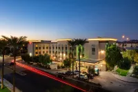 Hampton Inn Phoenix-Airport North Hotels near B&D Guitar Repair