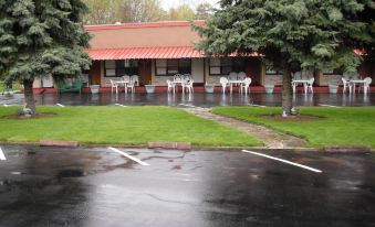 Capricorn Motel Royale 1000 Islands