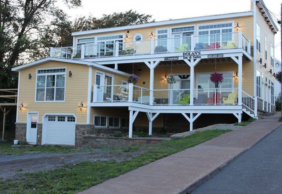Dolan's Inn & Suites - Housity