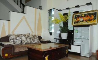 Huong Mai Glamorous Homestay