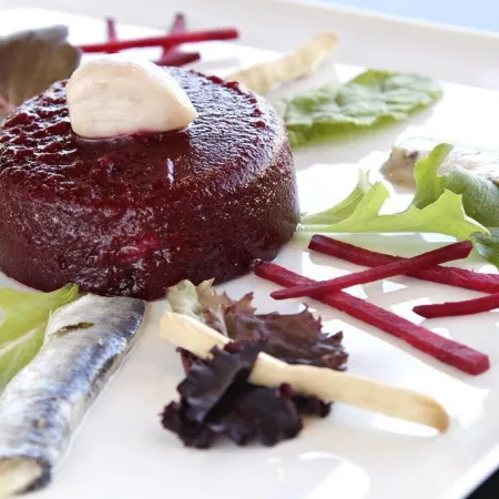 Logis hôtel-Restaurant Des Bourbons et Brasserie Pub 47