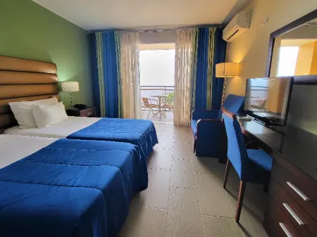 Hotel Cais da Oliveira Отели в г. Canico