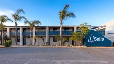 Sails Geraldton Accommodation Hotels near Foreshore Dr