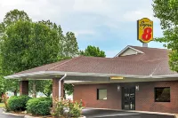 Super 8 by Wyndham O'Fallon Hotels in Shiloh