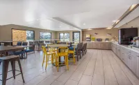 Days Inn by Wyndham Merced/Yosemite Area - breakfast