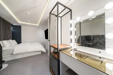 Hotel C-Line Отели рядом с достопримечательностью «Shinhan University»