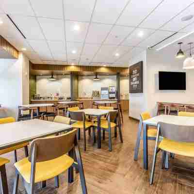 Fairfield Inn & Suites Dallas Arlington South Dining/Meeting Rooms