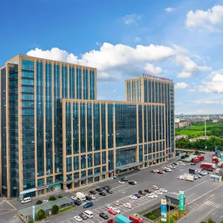 HanTing Hotel (Haining Xucun Zhongguo Jiafang Cheng)
