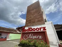RedDoorz Near Rsud Margono Purwokerto 3 Hôtels à : Purwokerto