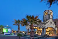 Holiday Inn Express & Suites Tucson Mall Hotels in Tucson
