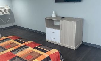 Cass Lake Hotel - Housity