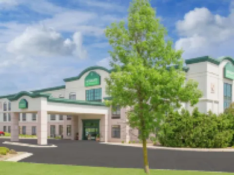 Wingate by Wyndham Green Bay/Airport Hotels in Brown County