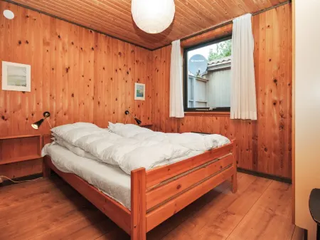 "Tuovi" - 800m from the Sea Отели рядом с достопримечательностью «Sjorring Kirke»