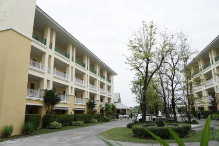 The One Residence Hotel Отели рядом с достопримечательностью «Ramkhamhaeng University Bang Na Campus»