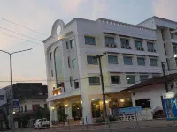 Seng Aroun Hotel Hotels near Golden Buddha