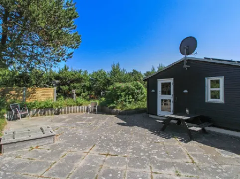 "Olof" - 100m from the Sea