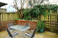 Just Stay Wales - Castle Square Cottage, Mumbles