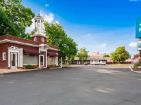 Baugh Motel, SureStay Collection by Best Western Hotels in Logan