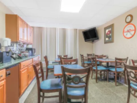 Howard Johnson by Wyndham Gillette Hoteles en Gillette