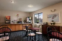 Super 8 by Wyndham Cromwell/Middletown - Desayuno