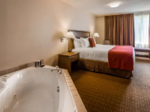 Best Western Plus Guildwood Inn Hotels in Point Edward