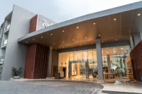 Radisson Blu Hotel and Residence Nairobi Arboretum Hotel dekat Nairobi Arboretum