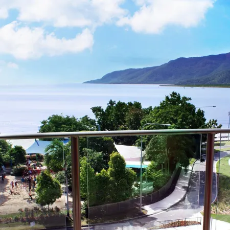 Cairns Plaza Hotel