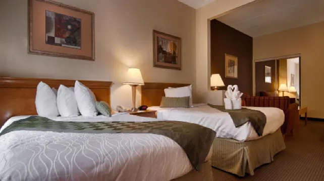 เบสท์เวสเทิร์นพลัส นิวพอร์ตนิวส์ อินน์แอนด์สวีทส์ โรงแรมในนิวพอร์ตนิวส์